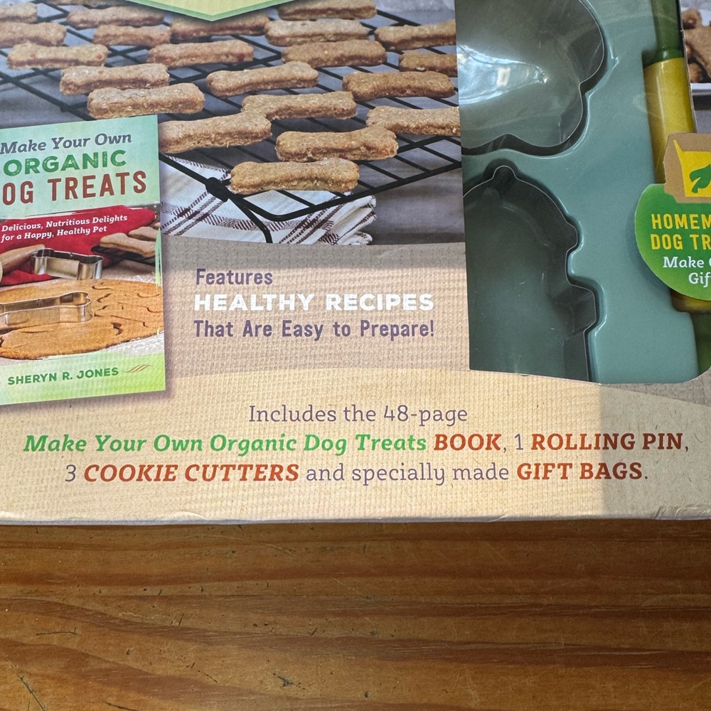 Make Your Own Organic Dog Treats Book & Kit - Picture 6 of 7